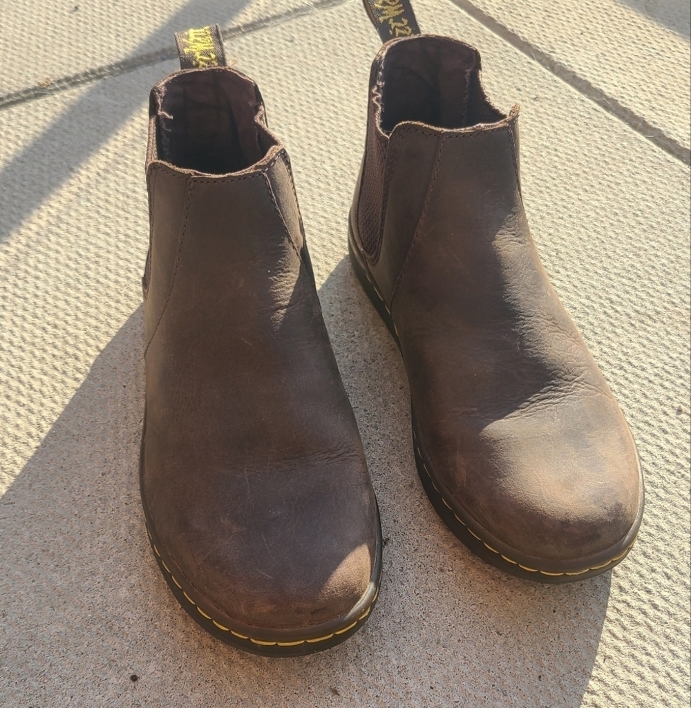 Dr. Martens Katya Chelsea Boots - Picture 4 of 11